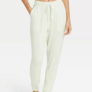 Stars Above light green pants size small